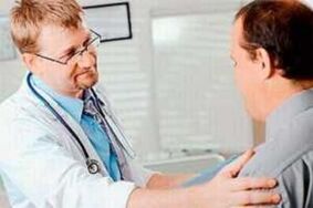 Doctor making appointment with man with prostatitis